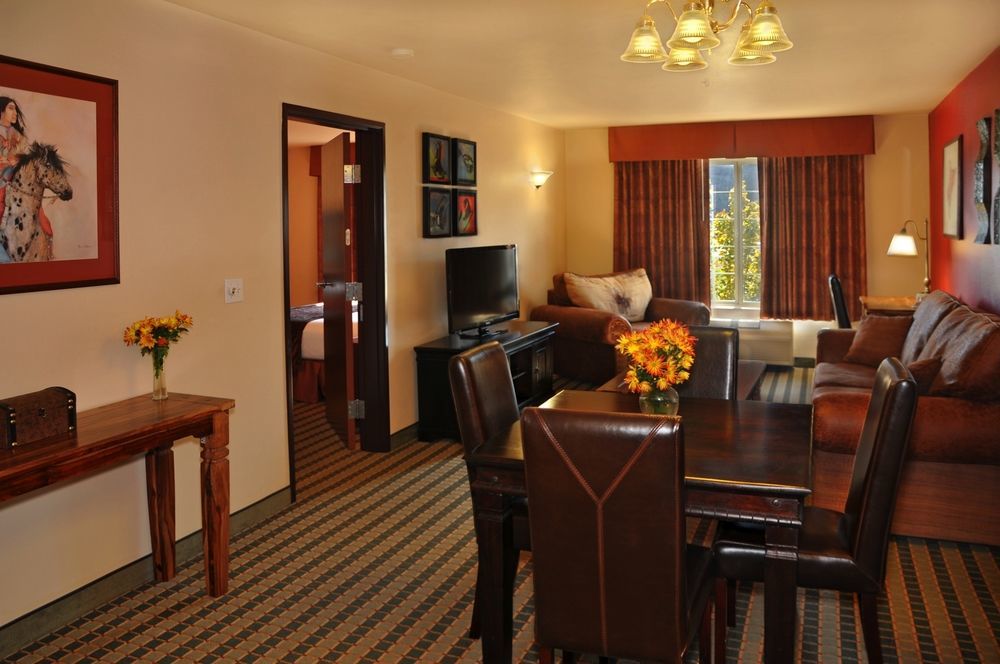 Oxford Suites Pendleton Esterno foto